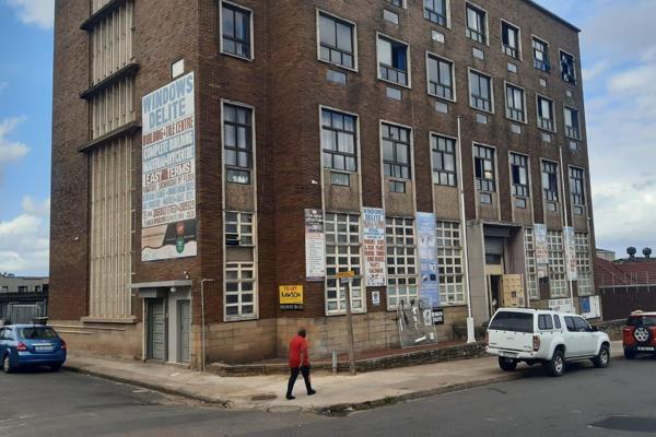 Kopp Commercial is pleased to offer this retail space to let.

GLA 400 square meter
Rental R26 000.00 excluding VAT (Negotiable)

For ...