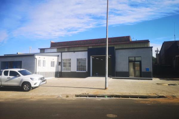 WORKSHOP 
Corner Warehouse to Rent R14 000-00 Excl 15 % VAT, Pre-paid Electricity ...