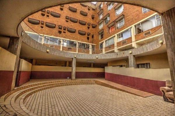 This property is a Batchelor flat is Kempton Park Central.