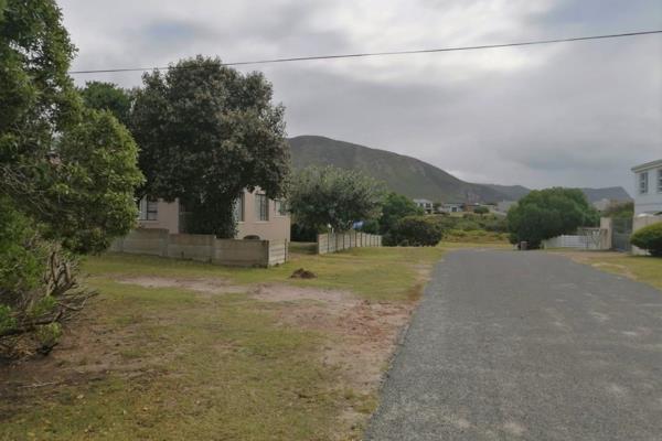 SOLE MANDATE

This lovely 798 sqm plot is in the tranquil Franskraal neighborhood ...