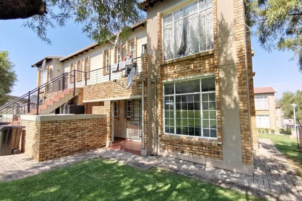 Rent your next home in this sunny and bright 2-bedroom ground floor apartment, perfectly located in the sought-after area of Laser ...