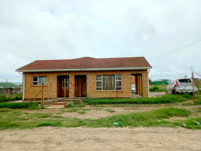 4 Bedroom House for Sale in Phakamisa