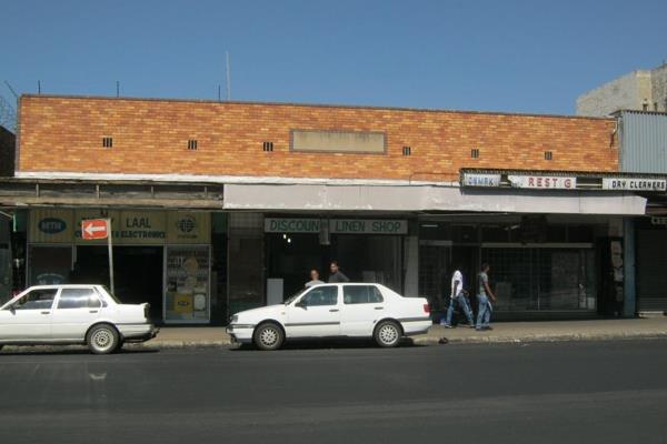 PROPERTY FOR SALE IN BENONI CENTRAL 
A property divided up into 3 x Retail Shops 
A Dry ...