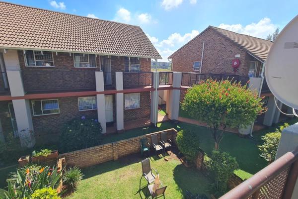 Spacious 2 bedroom upstairs unit in popular complex close to Schools and shopping centre&#39;s.
This well laid out spacious unit offers ...