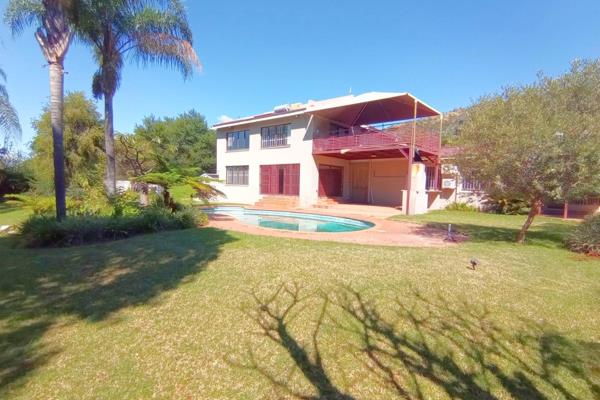 A Lovely 6 Bedroom Double Storey House available for rent in Florauna, Pretoria North.
This lock-up-and-go family home is located close ...