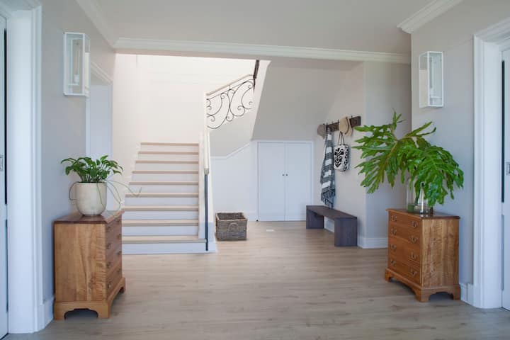 Photo of 7 Bedroom House to rent in Bowtie