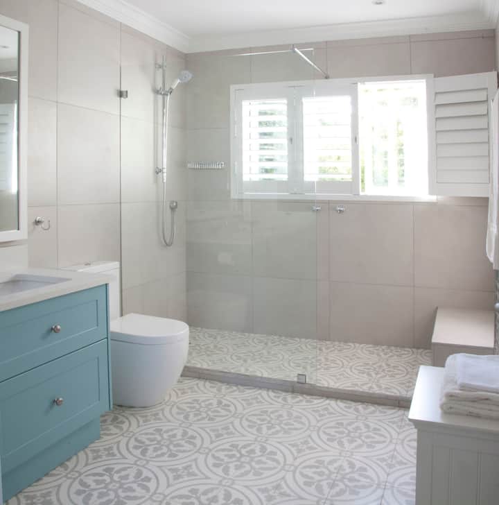 Photo of 7 Bedroom House to rent in Bowtie