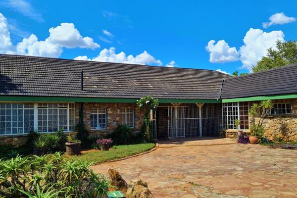 This 8.568ha property offers you more than just a home.
Main House
4 x Bedrooms, 2 x Bathrooms, Lounge, Dining, Family TV Room ...