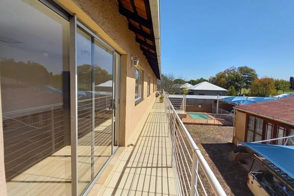 Communal Living: Northmead Avenues

A lovely, spacious 2 bedroom, 2 bathroom 1st floor apartment is available Immediately... 

Tasteful ...