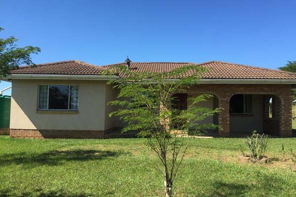 This property is in a big land of 2025sqm situated in Albert Falls Dam. It has got two houses and was used as a Cresh.


The first one ...