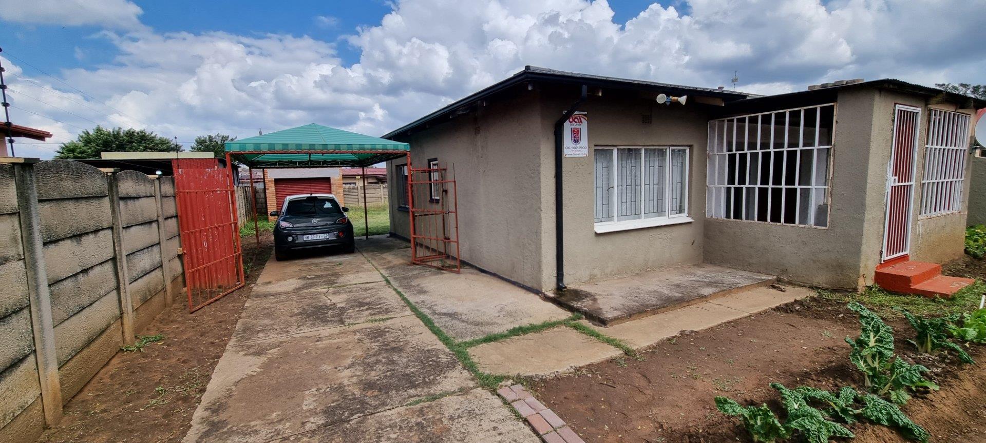 2 Bedroom House for sale in Vanderbijlpark CW P24111186288