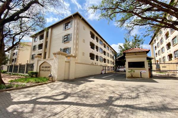 Immaculate and modern 2 bedroom apartment to rent in 24hr guarded security ...