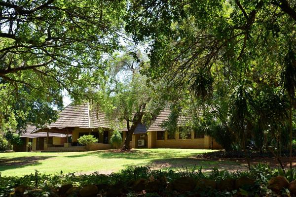 This extraordinary 2.1991-hectare small holding offers an unparalleled lifestyle opportunity. Imagine waking up to breathtaking Komati ...