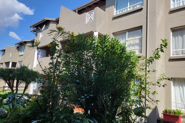 Well established complex close to Rivera in vereeniging 

The apartment is situated on the top floor, perfect for a newly wed couple ...