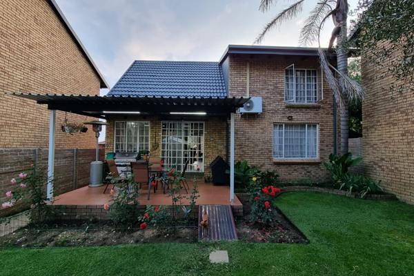 Charming 3-Bedroom Home with Loft in Secure Estate – Perfect for Young Couples &amp; Retirees!

Nestled in the serene Van Riebeeckpark ...