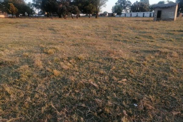 This is a opportunity of a life time for property investors and developers. 
The land size is massive 8.7707 with huge potential for ...