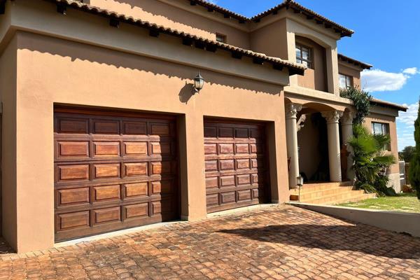 Not to be missed!!!
4 Bedroom house in secure complex
This Family home situated in a prime area in Wilkoppies.
This lovely home ...