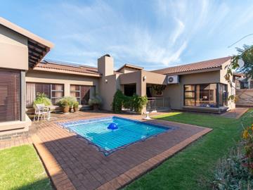 Property for sale in Ebotse Golf Estate