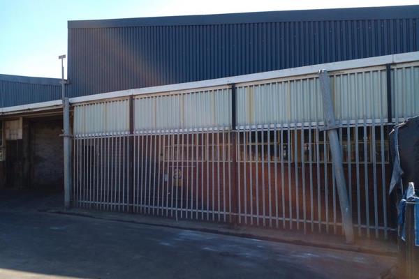 This spacious warehouse is located in Prospecton, offering convenient access to the N2 freeway.
 It was fortunately unaffected by the ...