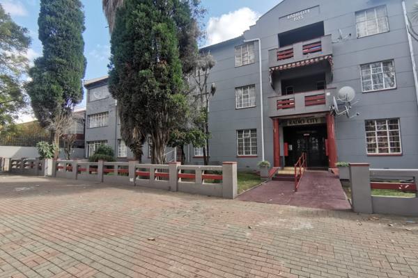 Spacious 1-Bedroom Apartment in Well-Maintained Benoni Complex

Discover your new home ...