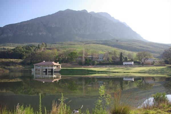 In the beautiful Tulbagh valley positioned under the Winterhoek mountain, commanding ...