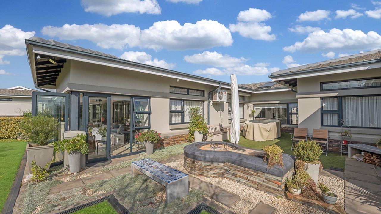 3 Bedroom House for sale in Eastlands Mature Lifestyle Estate P24