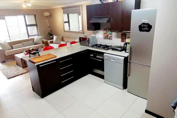 Situated in the heart of Bedfordview, Johannesburg, in the safe and secure complex of The Kennedy is this modern second floor unit ...