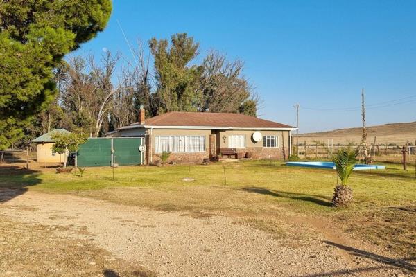 Situated in the Hofmeyer district offering plains with mixed grass and Karoo bush veld.

Offering easy farming and divided into 7 camps ...