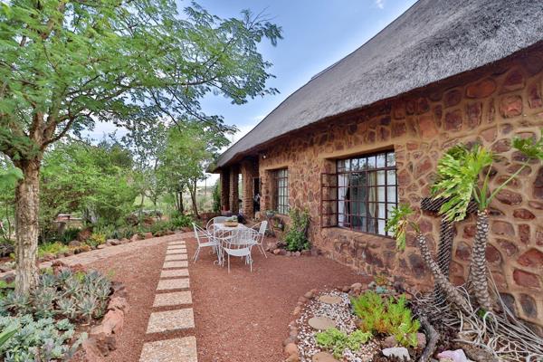 Secure, pet-friendly Bushveld Lodge.

Located inside  the boarders of Dinokeng Big ...