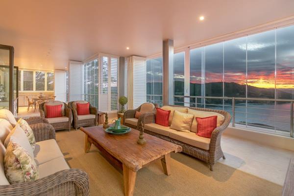 A classy 4-bedroom home on top of the Knysna Heads, where Eagle’s Way lives up to its ...