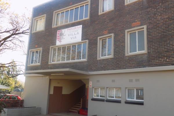 1 Bedroom flat for R 2 400.00 per month, excluding water &amp; lights.  
Refuge &amp; Sewerage R 347.00 per month.
Available ...