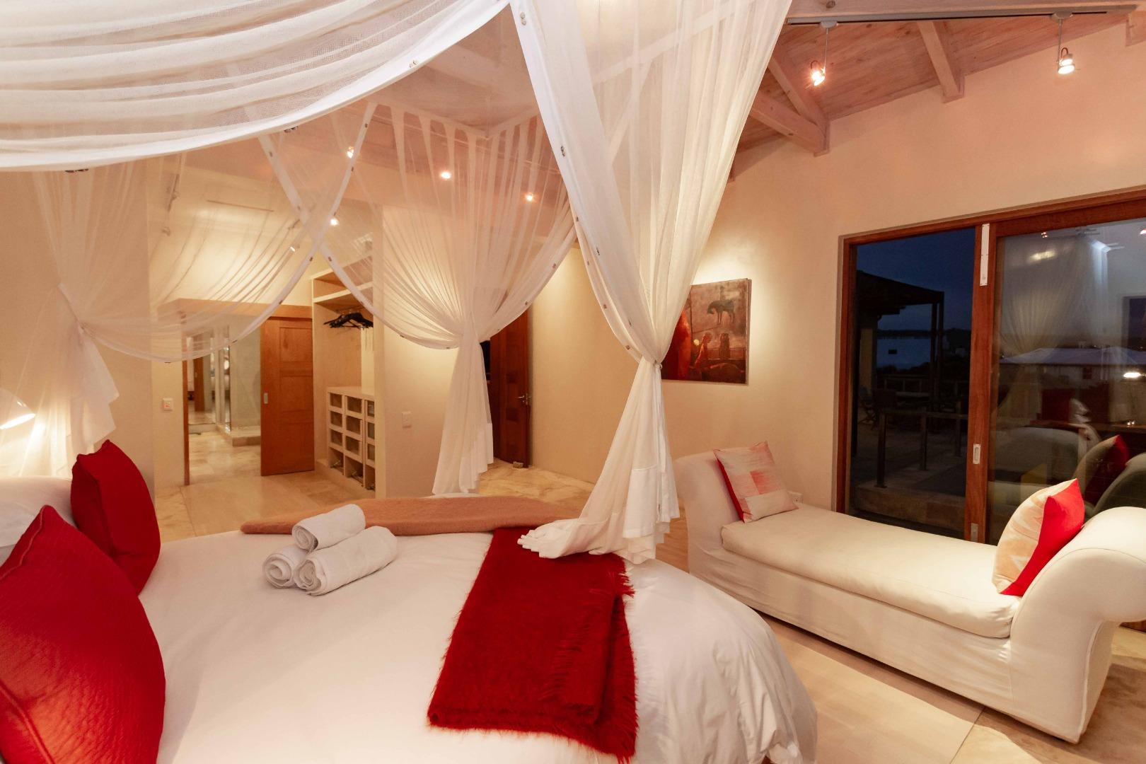 Photo of 4 Bedroom House to rent in Solar Beach