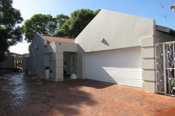 Cluster style living in the heart of Fairmount.
Looking at offers from R1.85m. Reduced ...