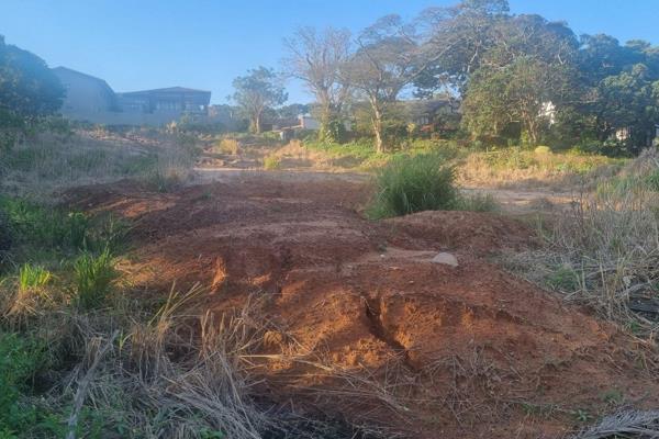 This vacant land of close to 3000smq is situated in the gorgeous area of Umttentweni on the KZN South Coast. It has been cleaned ...