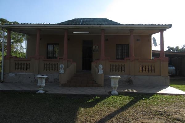 This house is situated in the quiet area of Umzinto. Its has a huge piece of land ready to be cultivated on. Just need a little
TLC  ...