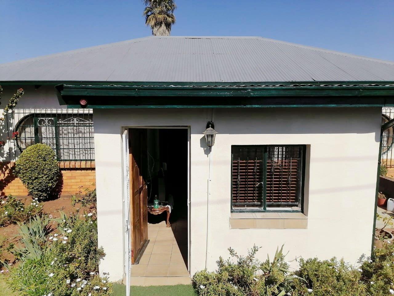 3 Bedroom House for sale in Crosby P24111361394