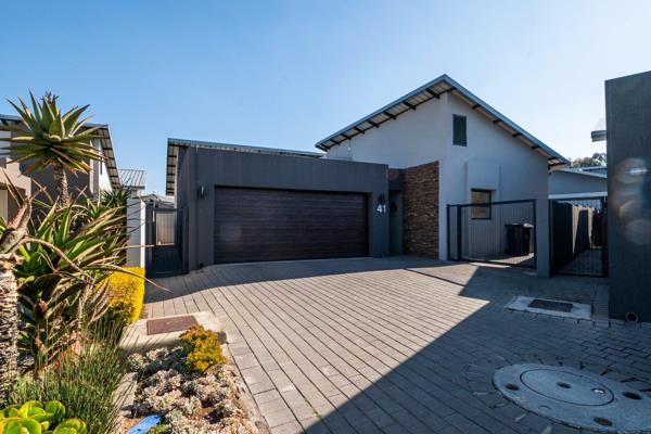 Located in Eye Of Africa Signature Golf Estate, in the safe and secure complex of Stone Quarter is this modern cluster home to rent ...