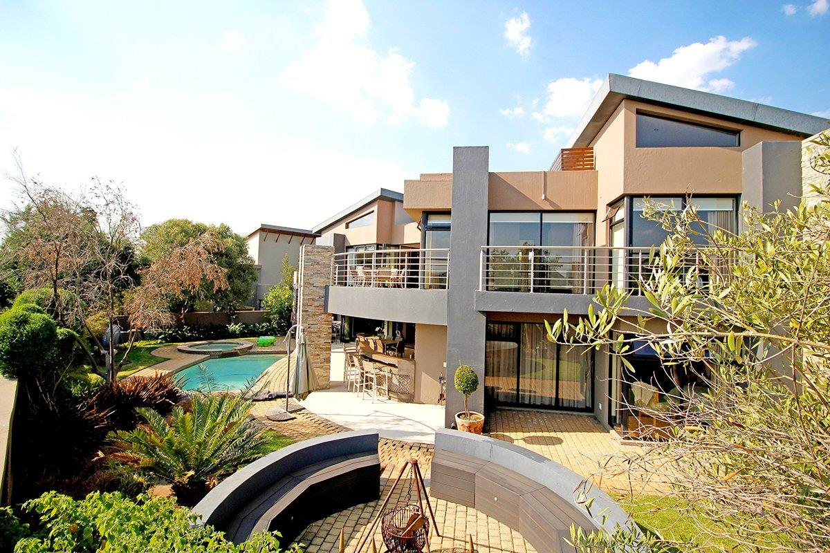 4 Bedroom House for sale in Serengeti Lifestyle Estate P24111399696