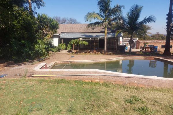 This is one of the last Big plots in the area FOR SALE
Beautiful huge family house, lapa, pool . You can use this lovely place for ...