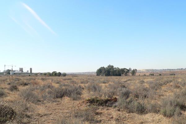 Vacant land available at amazing price
New developments surrounding the area makes, close to Main Roads and Gold mines
