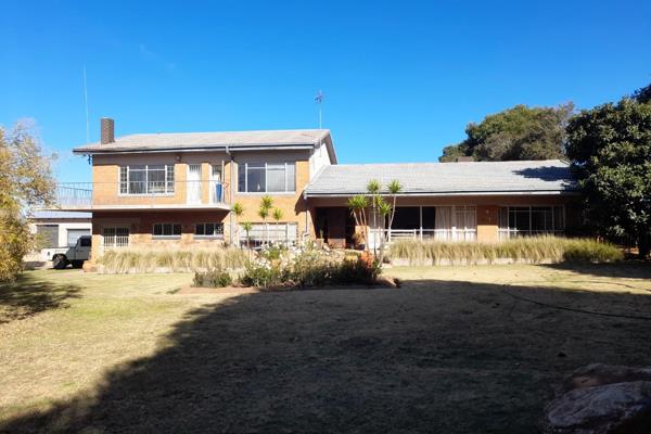 This farm have 134 ha dry lands, 149 Natural Grazing and 2 ha Wastelands. Borehole equipped.   Double storey family home with 5 ...