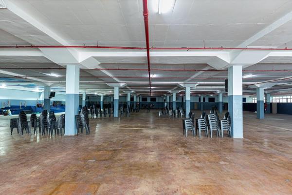 This 2000m&#178; warehouse space is completely open-plan with a concrete roof and floor ...