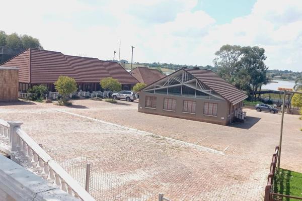 This property is situated on the boundary of Rynfield and Vlakfontein.

It consist of the following:-
Main house:
4 bedrooms and 4 ...