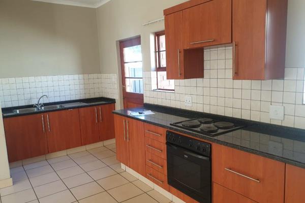 Come and rent this beautiful 2 bedroom townhouse that’s situated in one of the best Estates in Polokwane. The Townhouse consist of 2 ...