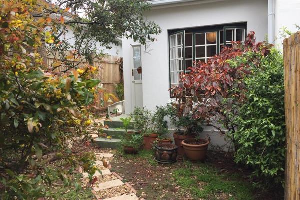 Charming sunny flatlet in Little Mowbray with kitchenette and bathroom-en-suite. Lovely ...