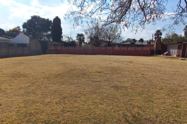 VAT INCLUDED

Come and build your dream home.

Vacant land approx 1370 Sqm.

Rates monthly R272.