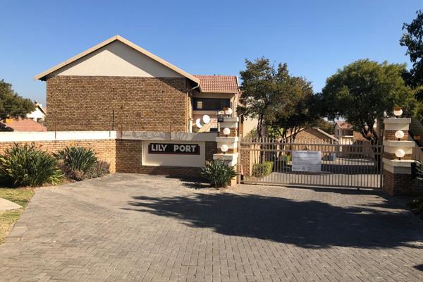 Lovely sunny and spacious 2 bedroom 1 bathroom apartment located in Celtisdal. Offers a double garage. Balcony with built-in-braai. ...