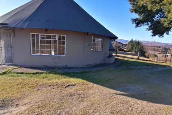 A charming two bedroom round house cottage located within a five minute drive to Kokstad town. The accommodation further comprises of ...