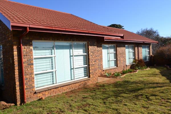 3 bedroom house with solid wood kitchen.

This beautiful kitchen with solid yellow wood cupboards and blackwood borders and marble ...