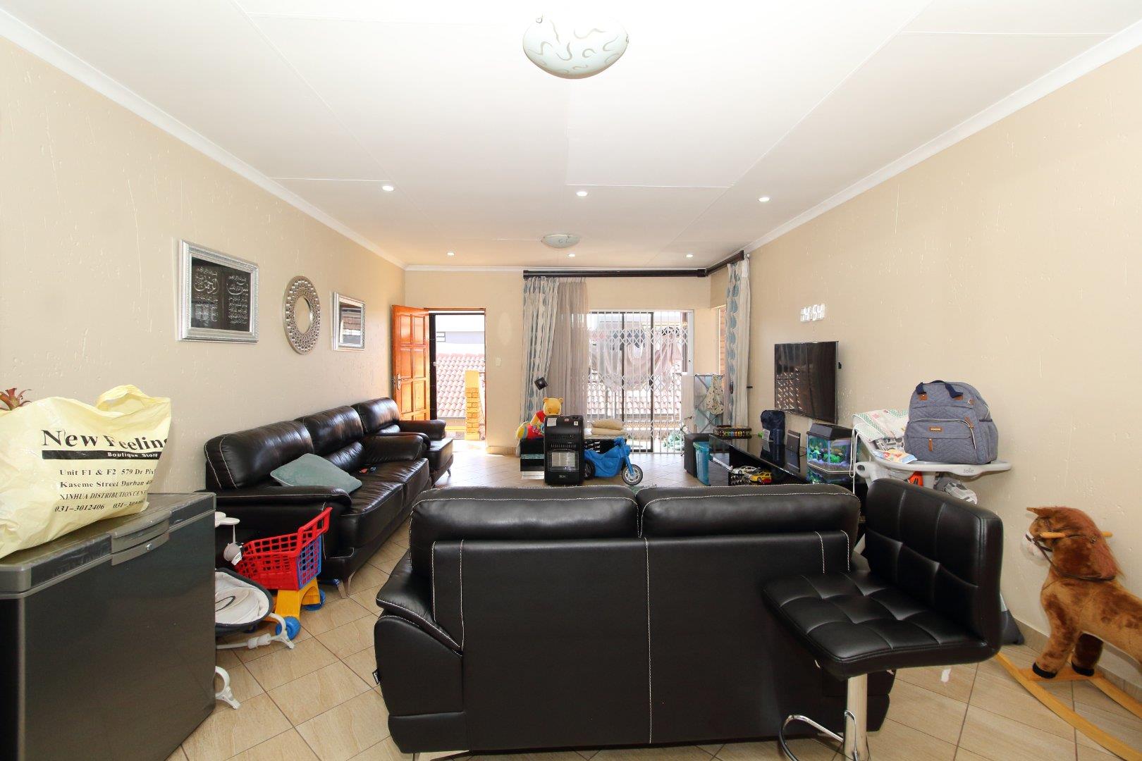 3 Bedroom Apartment / flat for sale in Beyers Park P24111486668